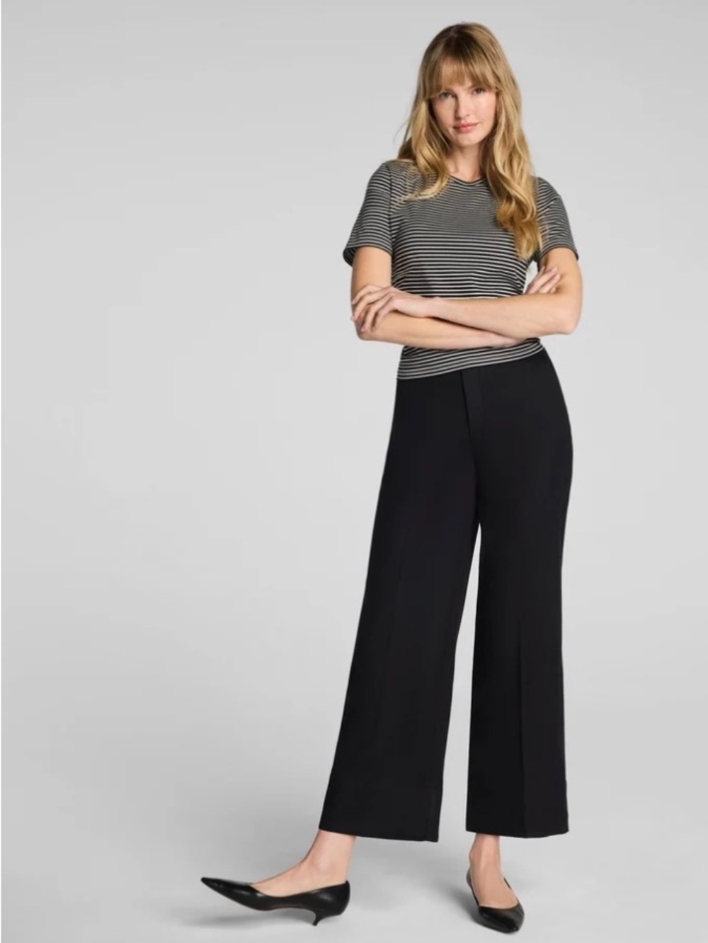 NWT Spanx super-smooth stretch twill cropped wide leg pant Small Casual Travel